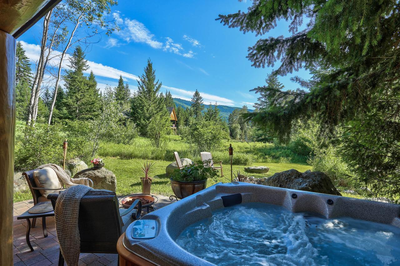 A Suite Retreat - Beyond Bed & Breakfast Sun Peaks Exterior photo